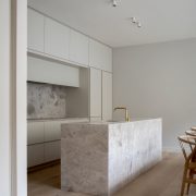 how to have a minimalist kitchen
