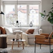 How to decorate a couch with throw pillows