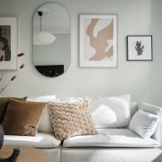 Minimalist cozy living room ideas with warm decor pieces