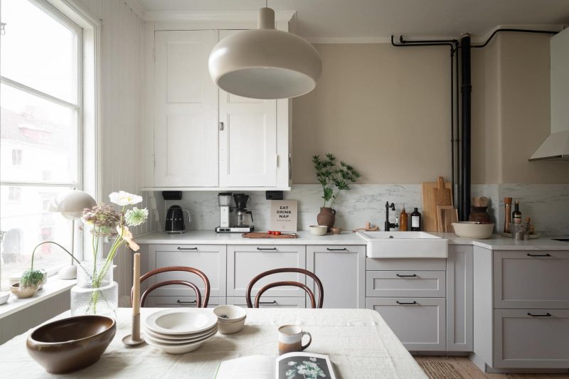 Books In Kitchen 11 Stylish Ideas For Decorating With Books – Interior Design blog ...