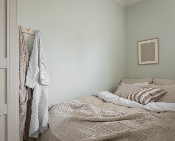 Spring minimal bedroom idea wall color